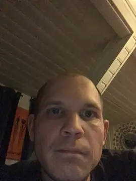 Spielzeugtwink online show from April 10, 11:01 pm