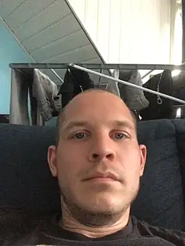 Spielzeugtwink online show from July 1, 1:23 pm