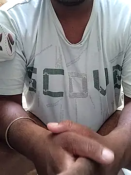 Roy   121 online show from June 9, 1:51 am