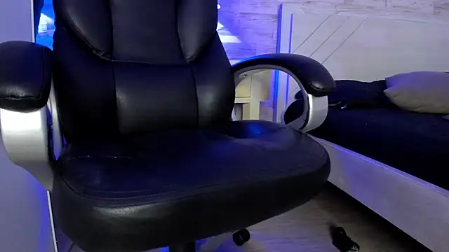 Emir Ozan  online show from December 18, 2:13 pm