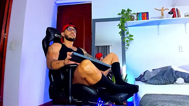 JotaCeliz online show from April 13, 11:44 am