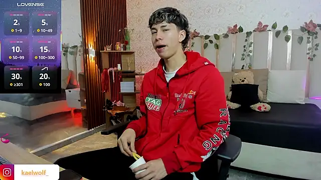 kaelwolf tay online show from February 2, 7:11 pm