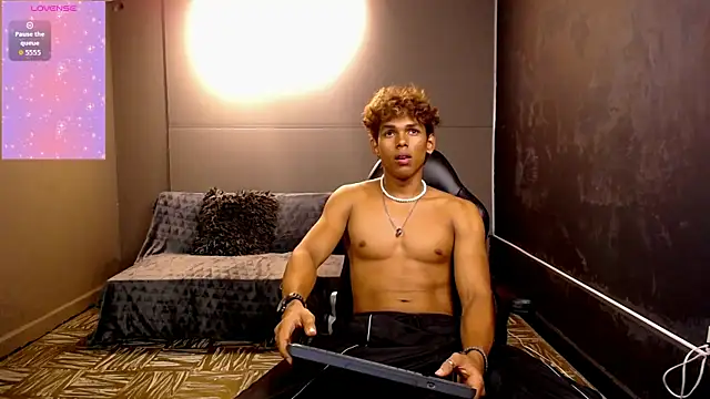 LiamVibes212 online show from December 4, 3:57 am