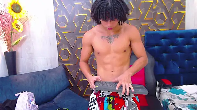 kim curlyy online show from March 4, 5:20 pm