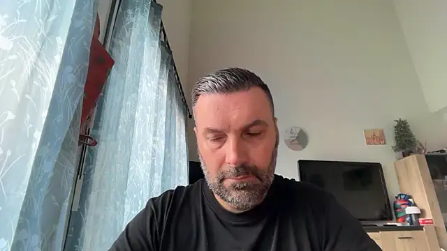 coolsmith81 online show from June 11, 7:17 am