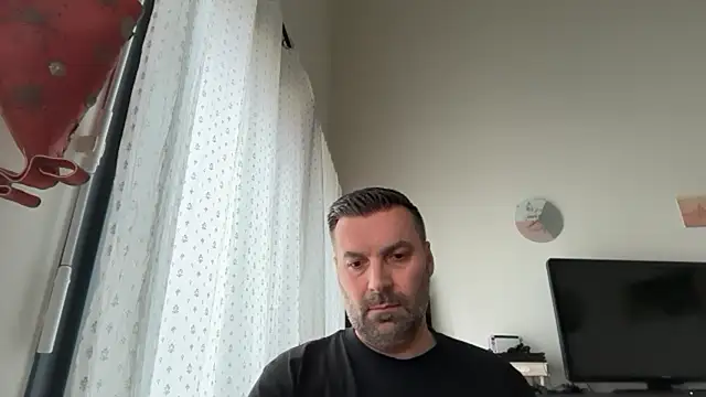 coolsmith81 online show from May 19, 7:14 am