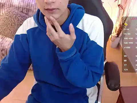 AngelRonson  online show from December 3, 3:45 am