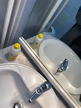 CorrectBrook76 online show from December 1, 7:17 pm