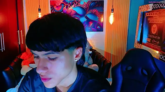 StormLuxX online show from April 17, 12:30 pm