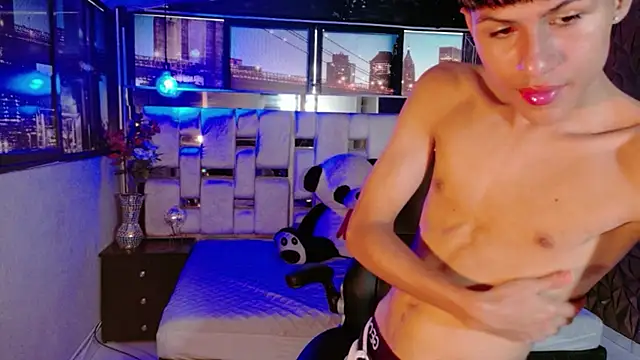 StormLuxX online show from December 18, 1:07 pm