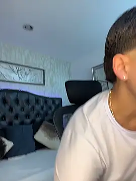 Lander Cruz online show from March 2, 7:54 pm