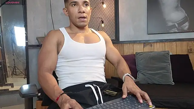 IAN KNOX online show from January 7, 7:30 pm