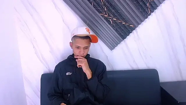 Axel Marcu online show from December 17, 1:07 pm