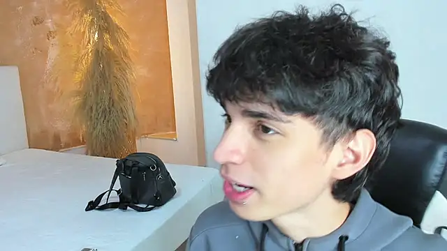 CONNOR STONNE  online show from February 20, 7:37 pm