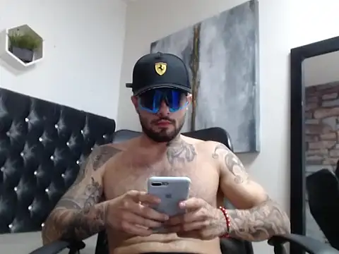 lucky smith1 online show from December 18, 10:06 pm