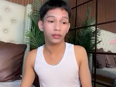 TheBoyAboveYou online show from June 1, 2:17 pm