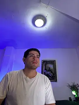 williamsmiiths16 online show from March 28, 11:32 am