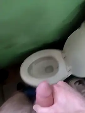 bigjohnson2914 online show from February 27, 9:36 pm