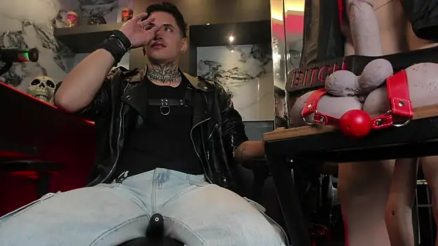 AlecBanne online show from April 11, 10:57 pm