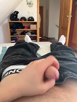 hannes256102 online show from March 20, 2:21 pm