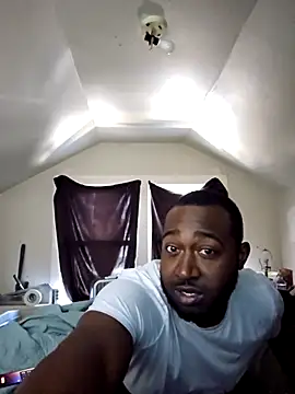 iLOVETRAY96 online show from February 20, 3:14 pm