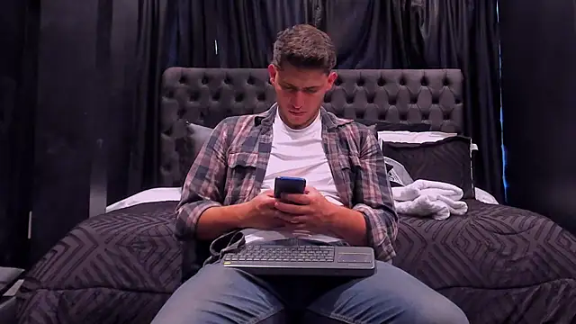 big  friends online show from April 7, 7:25 pm