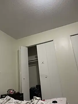 Hornystuff online show from April 6, 8:15 am