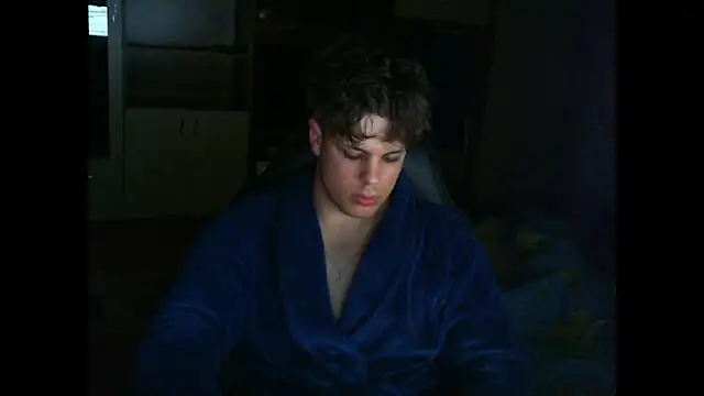 GymGuy0505 online show from March 12, 9:11 pm