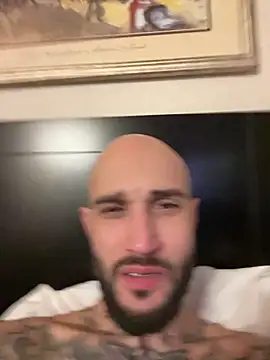 kingNQueen1211 online show from March 23, 3:01 am