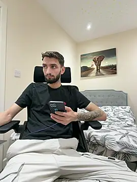 Juliann69Ramiro online show from January 14, 5:39 pm