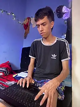 Juan Gomezz26 online show from March 18, 8:45 pm