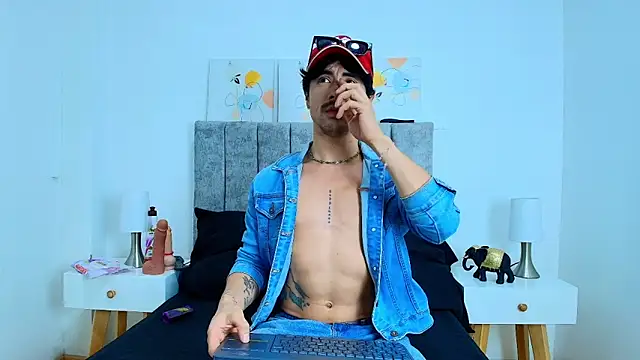 Ethan Briggs online show from January 6, 2:48 am