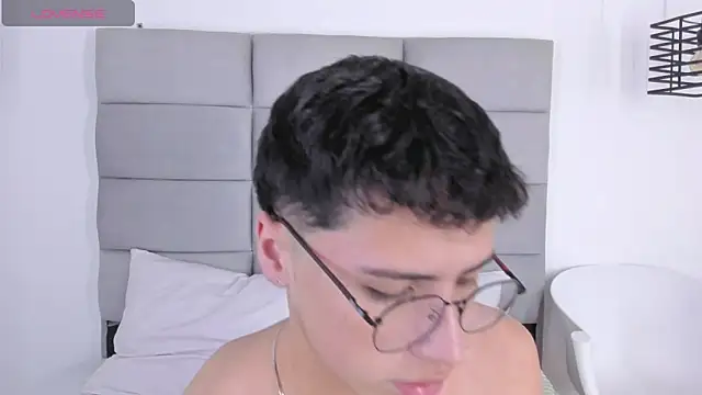 JoshClaarktt online show from March 18, 4:15 am