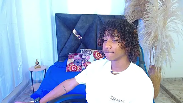 angelll18  online show from March 25, 9:08 pm