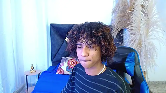 angelll18  online show from March 23, 8:37 pm