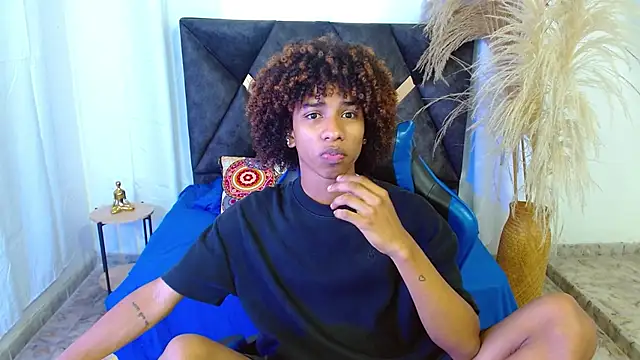 angelll18  online show from April 13, 8:09 pm