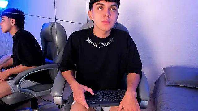  TaylorBlack online show from February 14, 11:49 am