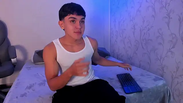  TaylorBlack online show from December 17, 11:39 am