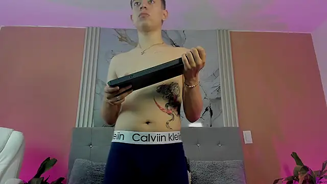 alex xhunter online show from April 10, 7:43 pm