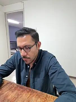 AdrianGarcia89 online show from April 9, 6:19 am