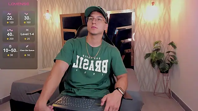 Noah Clarkk online show from February 26, 6:09 pm