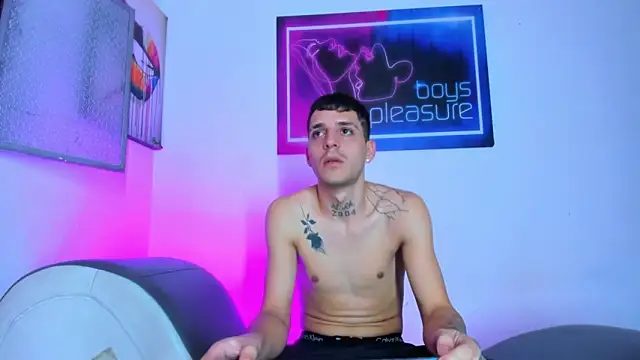 Hot Max 1 online show from May 3, 12:46 am