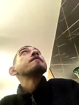 rzgaronlinq online show from January 9, 7:19 pm