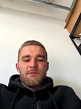 Benjamiinlt online show from April 13, 9:54 am