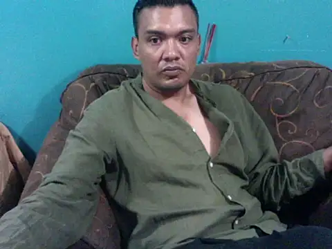 latinomoreno95 online show from July 16, 1:34 am