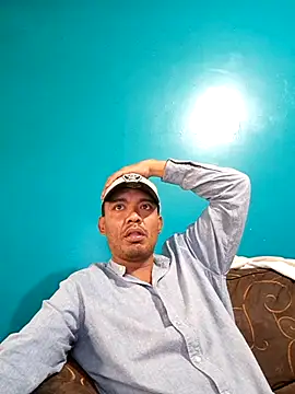latinomoreno95 online show from June 24, 3:15 pm