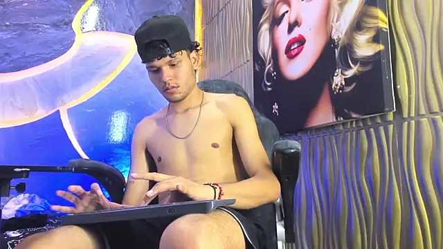 Lucas hot 20 online show from February 8, 11:27 am