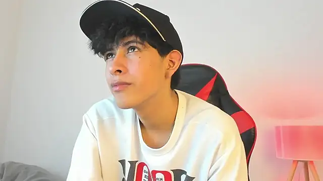 julian xx online show from May 21, 7:29 pm