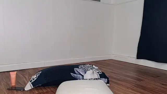 Bilie Desire online show from March 16, 5:44 am