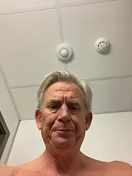 Pierre4tjyxx online show from March 9, 4:56 pm